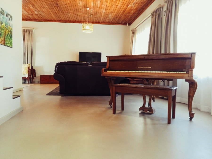 6 Bedroom Property for Sale in Bayview Western Cape